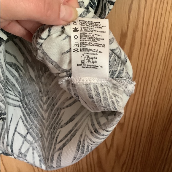 🍉Far West button down shirt, cropped, 2X NWT, palm all over print Plus Size - Picture 3 of 7